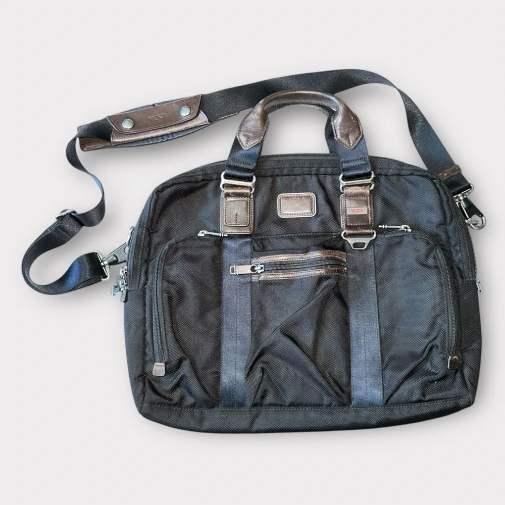 Tumi this bag
